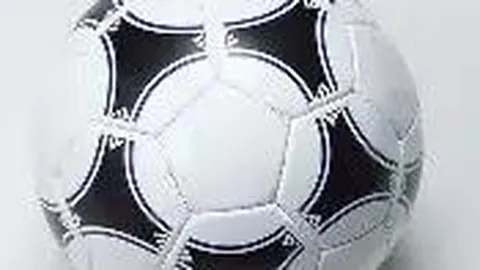 何猷君携爱妻医院产检 奚梦瑶腹部明显隆起